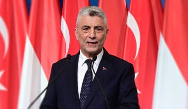 'NATO not obliged to reopen the Strait,' Turkey's trade minister tells Euronews