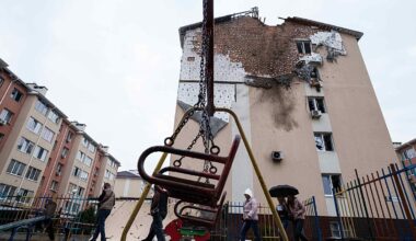Fifteen dead in 'massive' Russian attack while Kyiv signals readiness for Easter ceasefire