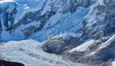On Everest, Everyone Is Waiting for a Block of Ice to Fall