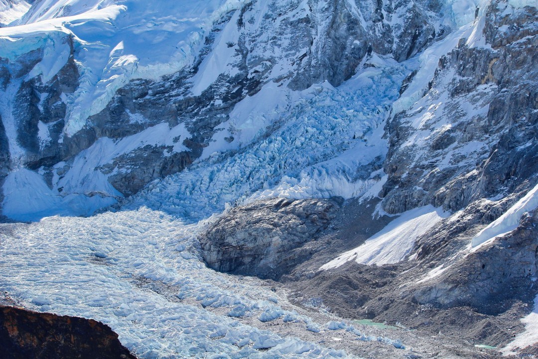 On Everest, Everyone Is Waiting for a Block of Ice to Fall