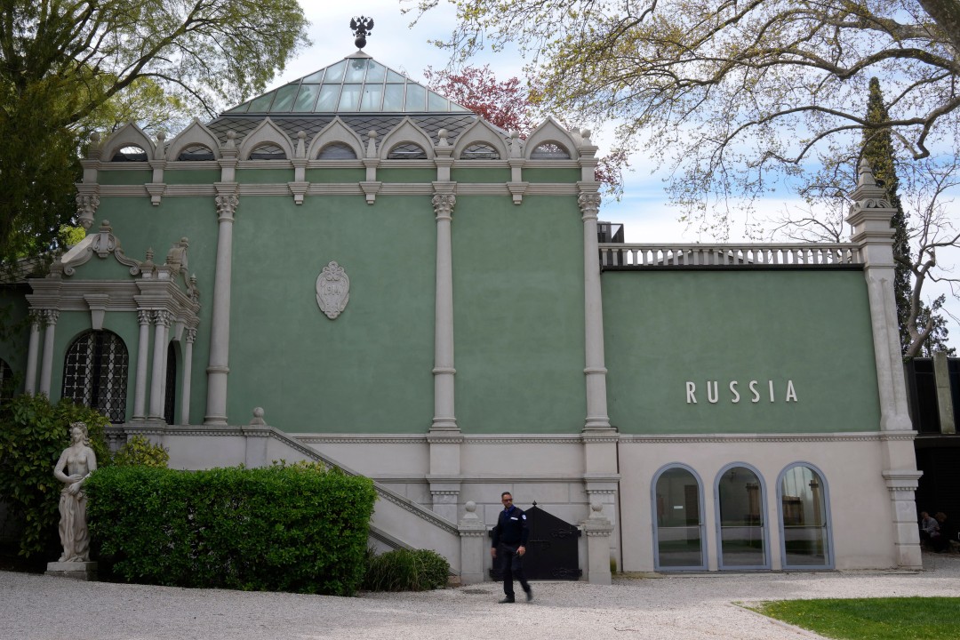 World Art Show's Jury Resigns Before Opening