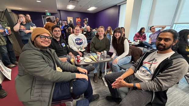 Londoners cheer on 'hometown astronaut' Jeremy Hansen's historic moon mission