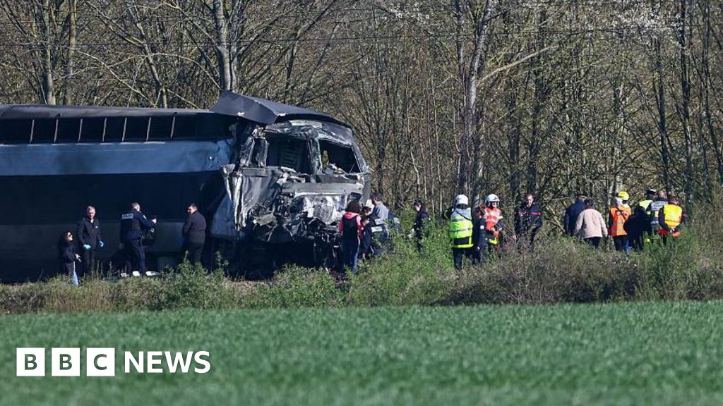 Train driver dies after high-speed train collision in France - BBC