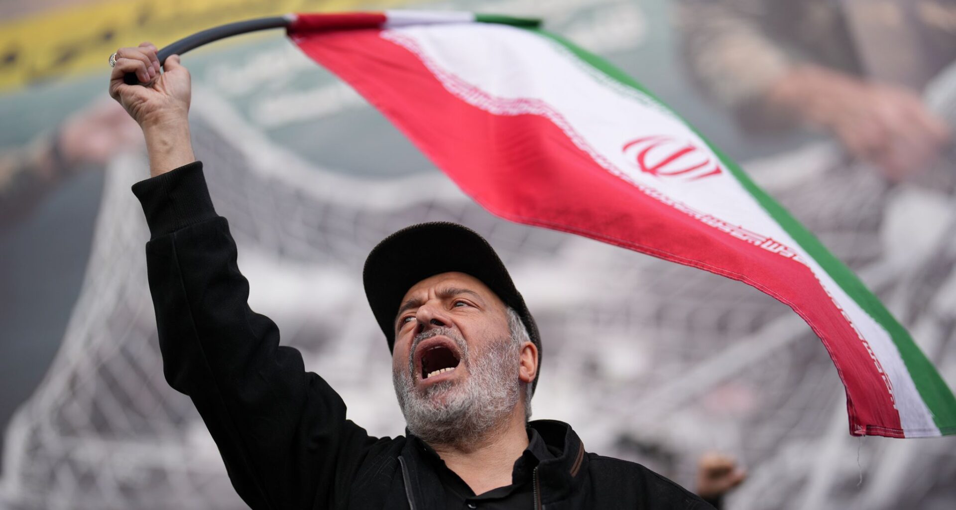 Ceasefire is threatened as Israel expands Lebanon strikes and Iran closes strait again