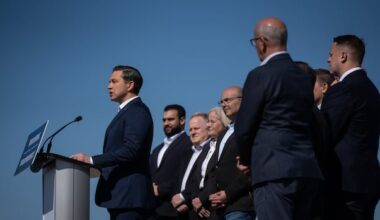 'Throw them out' of Parliament: Poilievre in favour of recall petition for floor-crossers