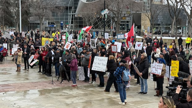 Rally held in Edmonton to support First Nations’ fight to stop Alberta separation referendum