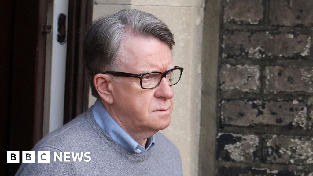Mandelson's lack of address stalls urination fine - BBC