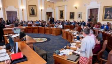 Who is eligible for the $300 affordability checks approved by lawmakers?