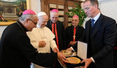 Pope to Chaldean Church: Never be on side of those who wield weapons