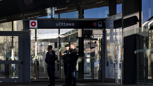 Man arrested after U of O lockdown charged with carrying replica firearm