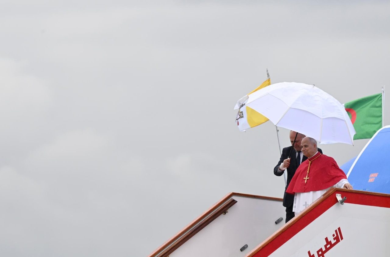 Pope on board plane to Algeria: ‘I am not a politician, I speak of the Gospel'