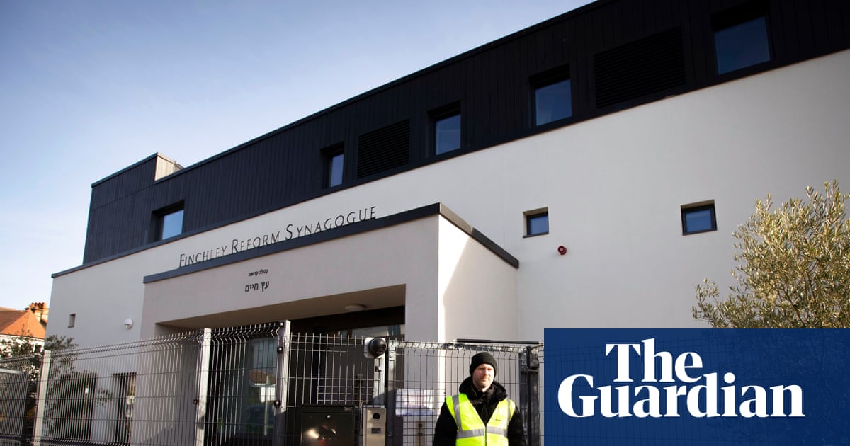 Police seek two suspects over attempted arson attack on London synagogue | London