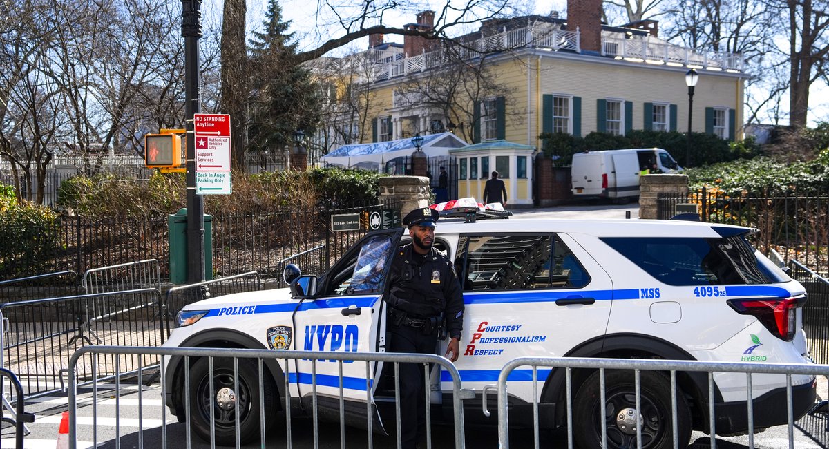 Teens plead not guilty to Islamic State-inspired plot near Gracie Mansion