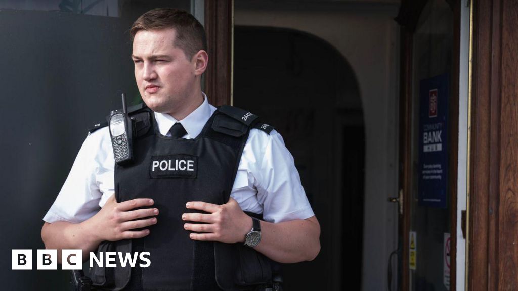 Hope Street actor Finnian Garbutt dies aged 28 - BBC