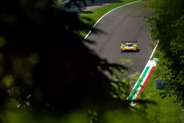 #83 AF Corse Ferrari 499P: Robert Kubica, Yifei Ye, Philip Hanson