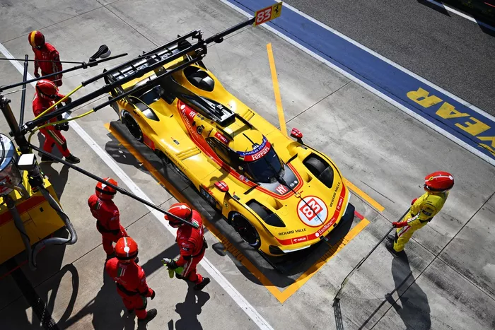 #83 AF Corse Ferrari 499P: Robert Kubica, Yifei Ye, Philip Hanson