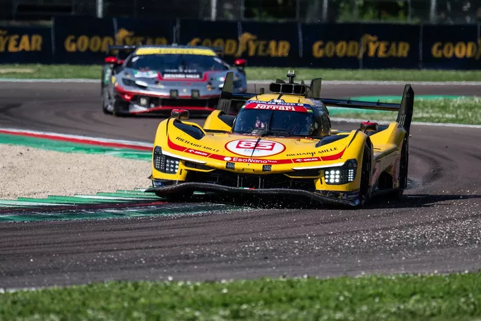 #83 AF Corse Ferrari 499P: Robert Kubica, Yifei Ye, Philip Hanson