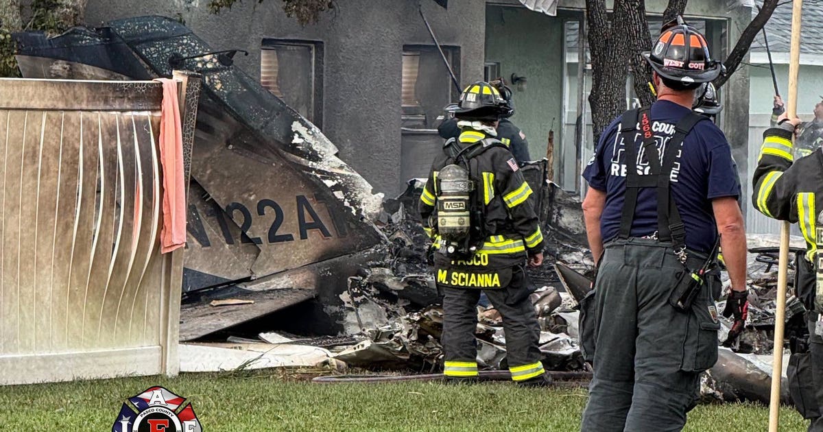 Plane crash in Wesley Chapel neighborhood kills one: PCFR