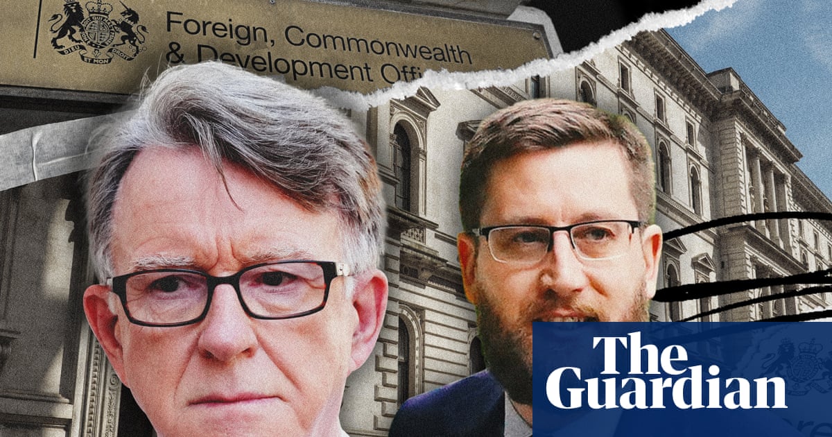 Cabinet secretary apparently advised Starmer to wait for vetting before appointing Mandelson | Peter Mandelson
