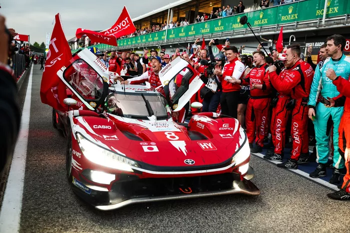 #8 Toyota Gazoo Racing Toyota TR010: Sébastien Buemi, Brendon Hartley, Ryo Hirakawa