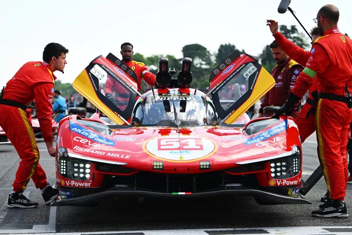 #51 Ferrari AF Corse Ferrari 499P: Alessandro Pier Guidi, James Calado, Antonio Giovinazzi