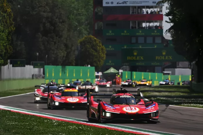#51 Ferrari AF Corse Ferrari 499P: Alessandro Pier Guidi, James Calado, Antonio Giovinazzi