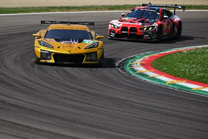 #33 TF Sport Corvette Z06 LMGT3.R: Blake Mcdonald, Jonny Edgar, Nicky Catsburg, #32 Team WRT BMW M4 LMGT3 EVO: Darren Leung, Sean Gelael, Augusto Farfus