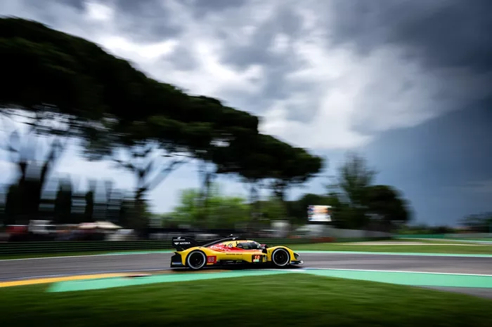 #83 AF Corse Ferrari 499P: Robert Kubica, Yifei Ye, Philip Hanson