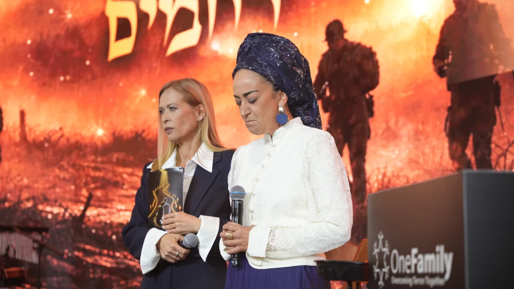 Hosts of the OneFamily ceremony Lali Derai and Liat Smadga, whose sons, Sgt. Saadia Yaakov and Staff Sgt. Omer Smadga, were killed in Gaza on June 20, 2024. Photo by Meir Pavloski.