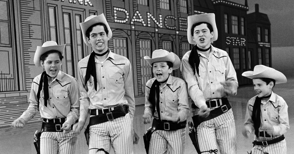 Alan Osmond, oldest brother in family music group The Osmonds, dies at 76