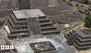Mexico official: Teotihuacán gunman carried material related to US mass shooting - BBC
