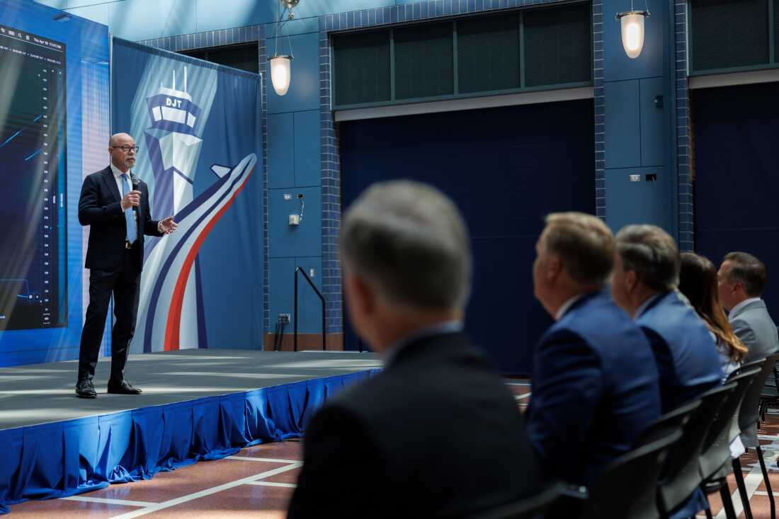 FAA Administrator Bryan Bedford says the technology that controls U.S. airspace hasn't kept pace with advances in aviation. He spoke on Tuesday at the U.S. Department of Transportation in Washington. (AP Photo/Tom Brenner)