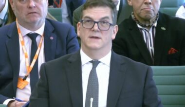 Starmer sacked Olly Robbins before he could defend himself over Mandelson scandal, allies say