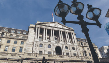 A new paper by the free-market think tank IEA demands the Treasury to broaden its focus from inflation to total spending in the economy &ndash; which would account for both economic growth and inflation.