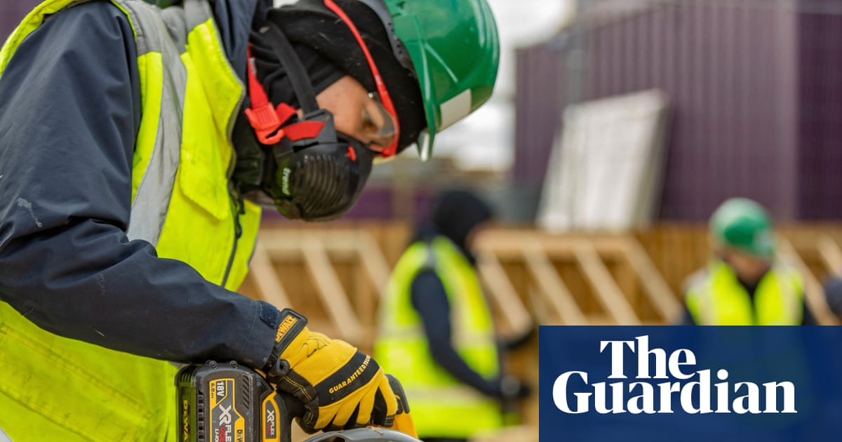 ‘Apprenticeship penalty’ on benefits forces young people from poorer UK families to quit | Apprenticeships