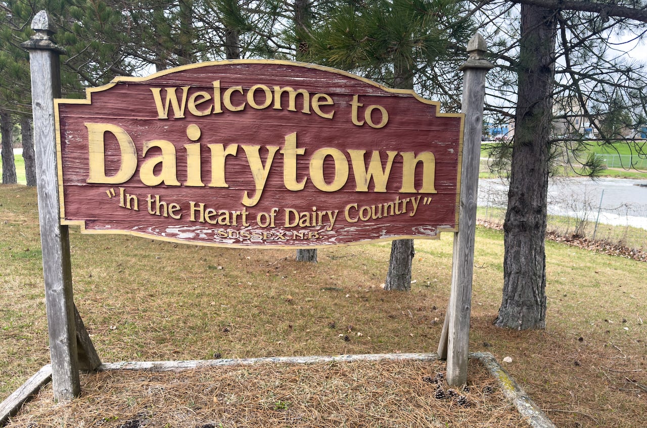 A sign that says "Welcome to Dairytown | In the Heart of Dairy Country"
