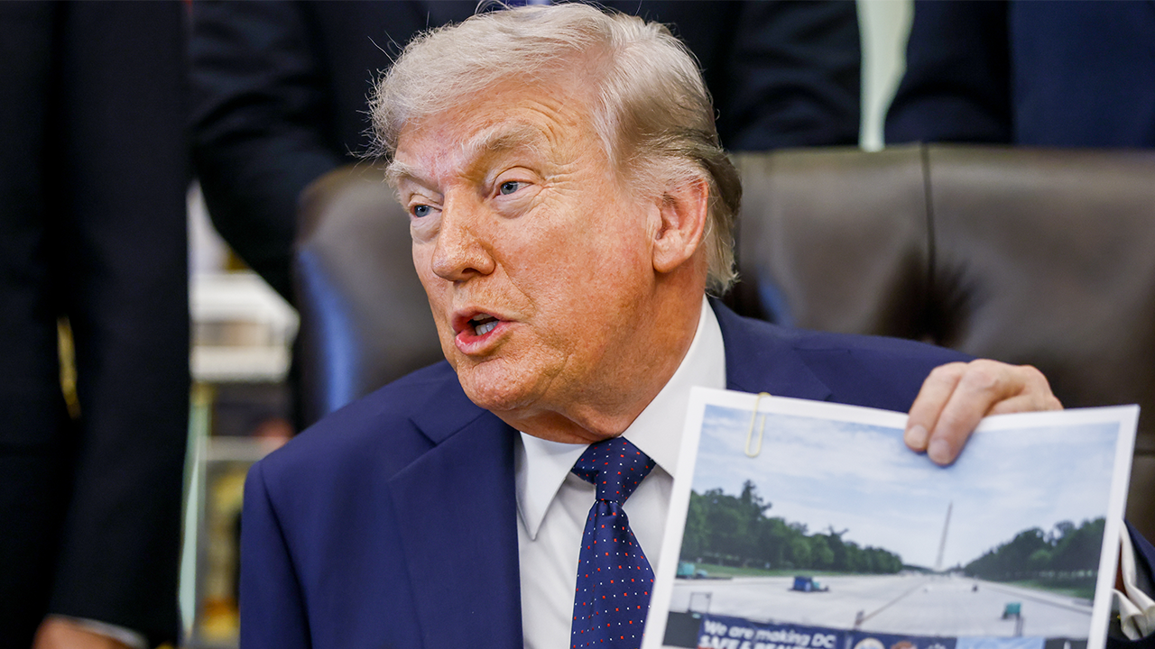 Trump says National Mall reflecting pool will be 'American flag blue'