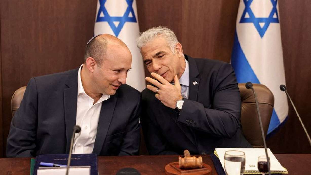 Netanyahu's biggest rivals join forces for Israel's next election