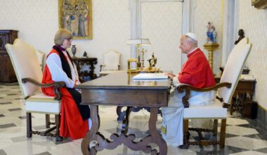 Pope: Anglicans and Catholics must continue working to overcome differences