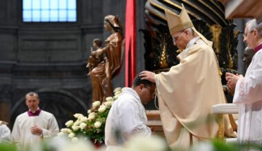 Pope ordains new priests and calls them to be channels of life