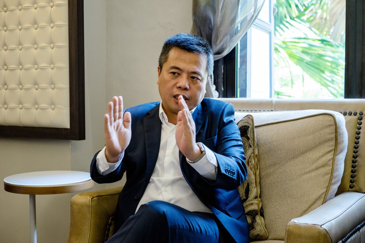 Chinese Billionaire Overhauls AI Startup After Warning on Manus
