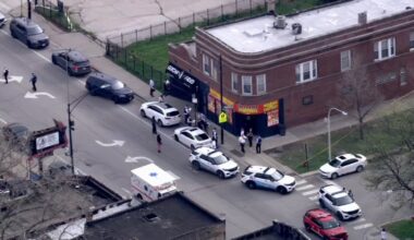Chicago shooting: Rickia Williams, Kenneth Mbell Jr., Lavell Lee killed near businesses at Pulaski, Maypole in West Garfield Park