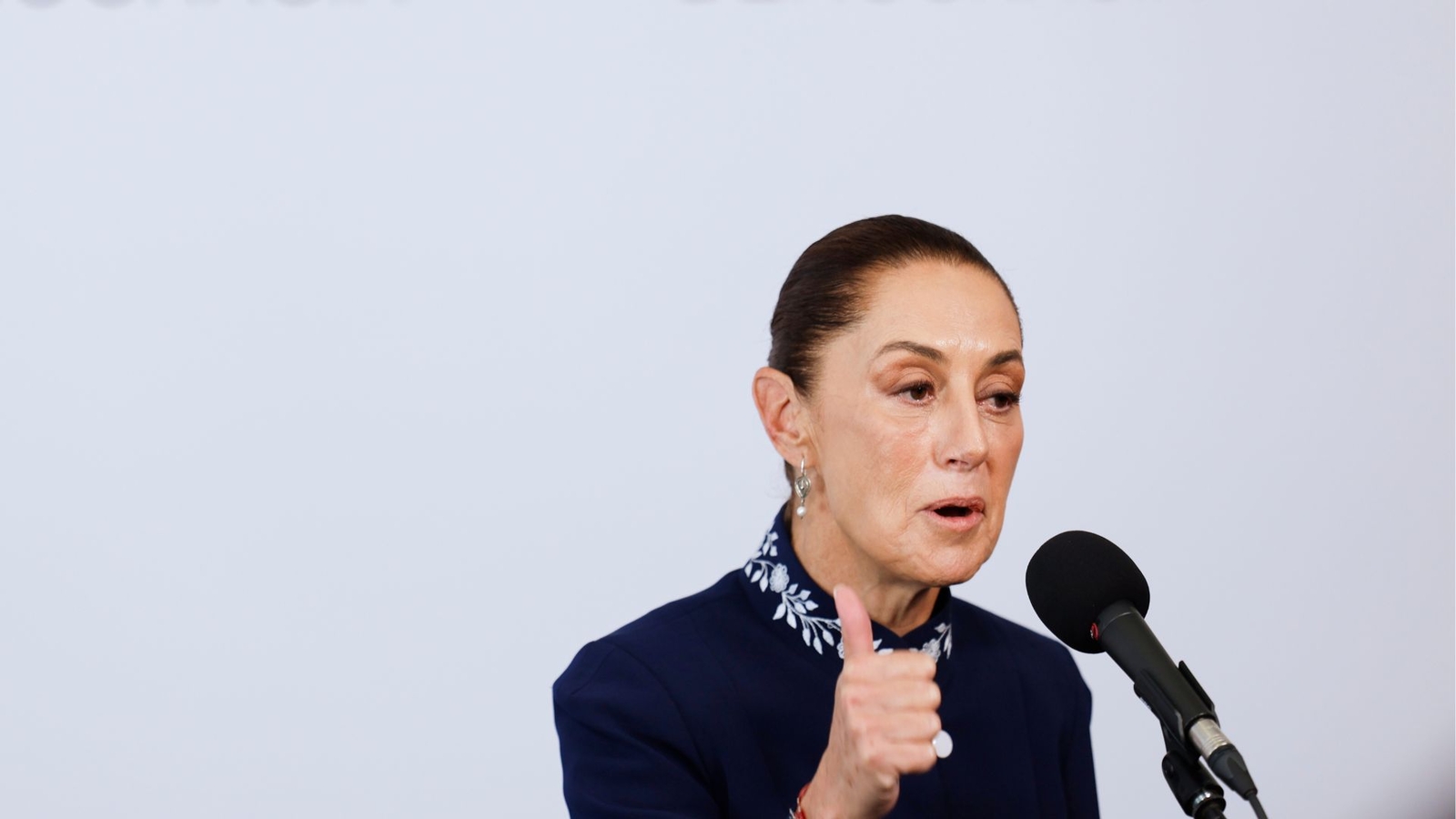 Mexico's Sheinbaum demands explanations after US Embassy officials die in Chihuahua