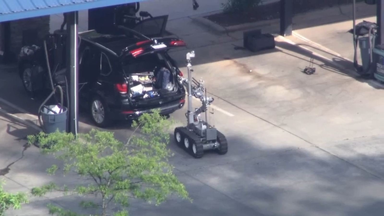 Public threats NC | Tidal Wave Auto Spa evacuated after public threats made toward President Trump, Apex police says