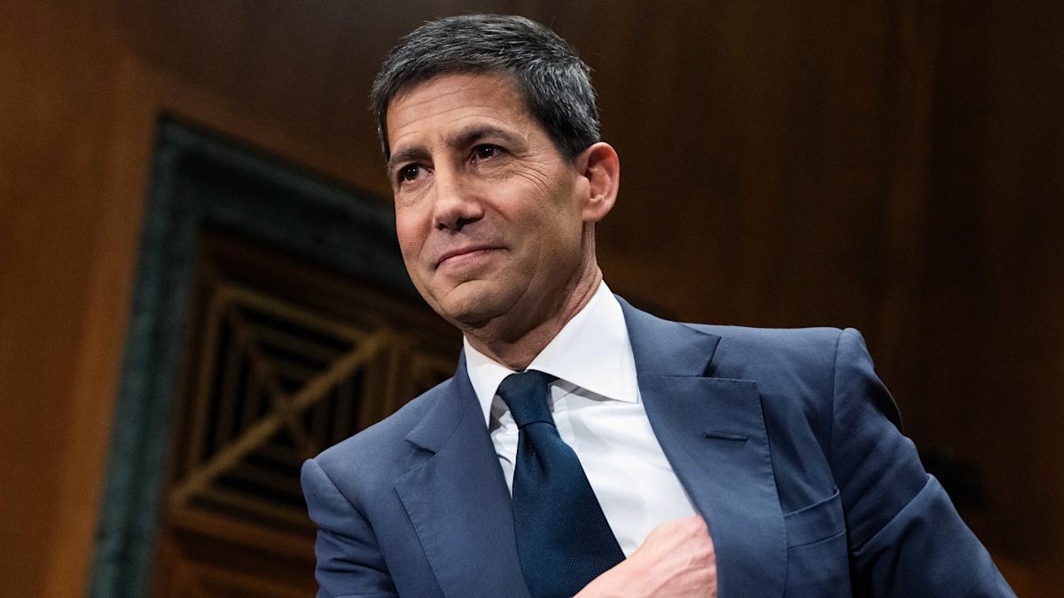 Kevin Warsh says he wants 'messier' Fed meetings. As dissent grows, he's likely to get them.