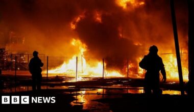 Russian attacks leave three dead in Ukraine as strikes hit Kyiv - BBC
