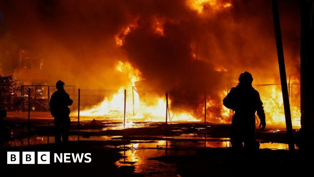 Russian attacks leave three dead in Ukraine as strikes hit Kyiv - BBC