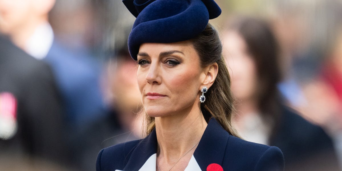 Kate Middleton Makes an Appearance in a New Navy-Blue Dress