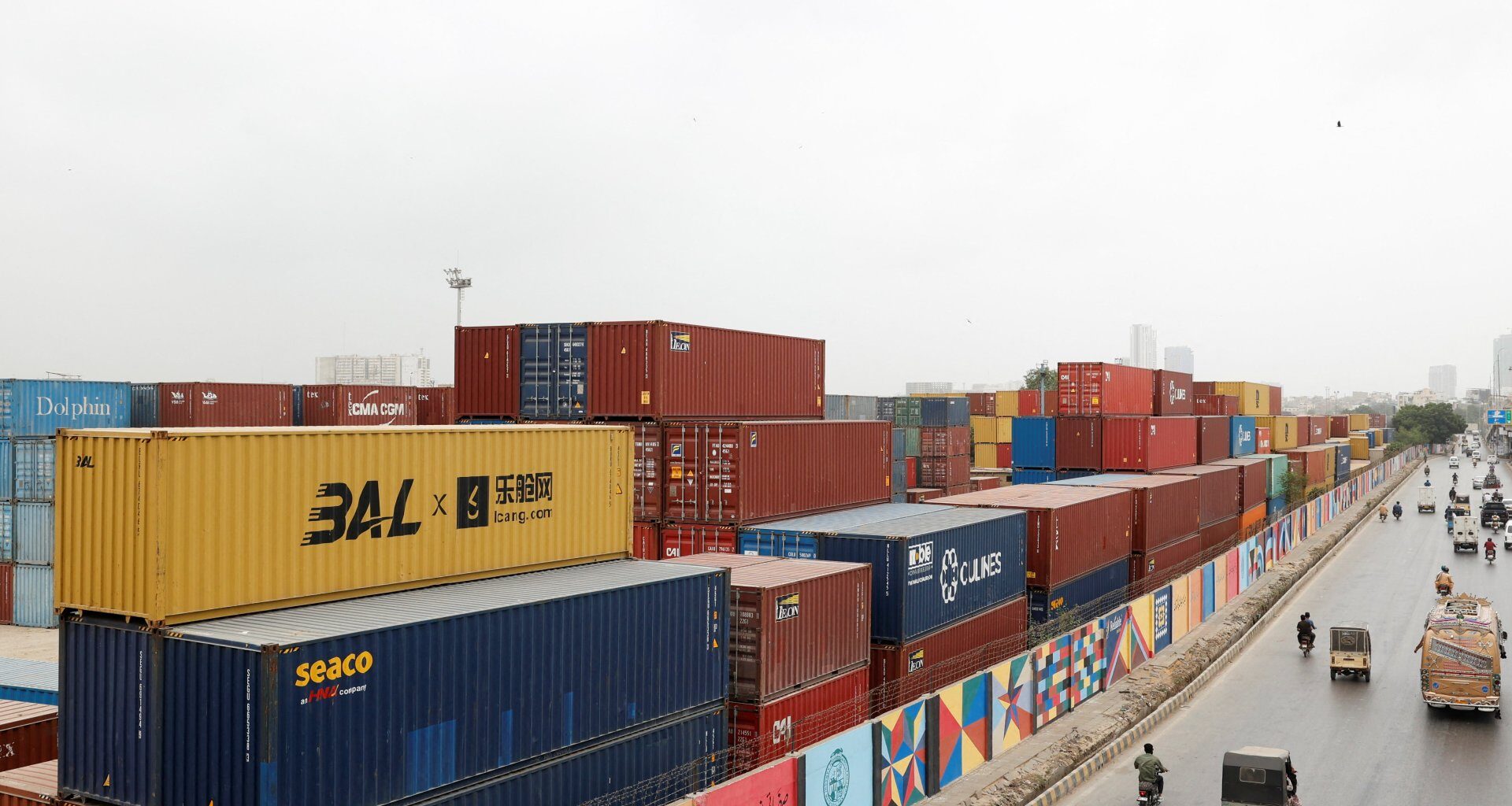 Pakistan opens up road trade routes into Iran amid Hormuz blockade | US-Israel war on Iran News