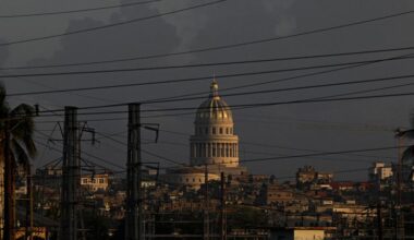Cuba: High-level US delegation visits as Trump ups pressure